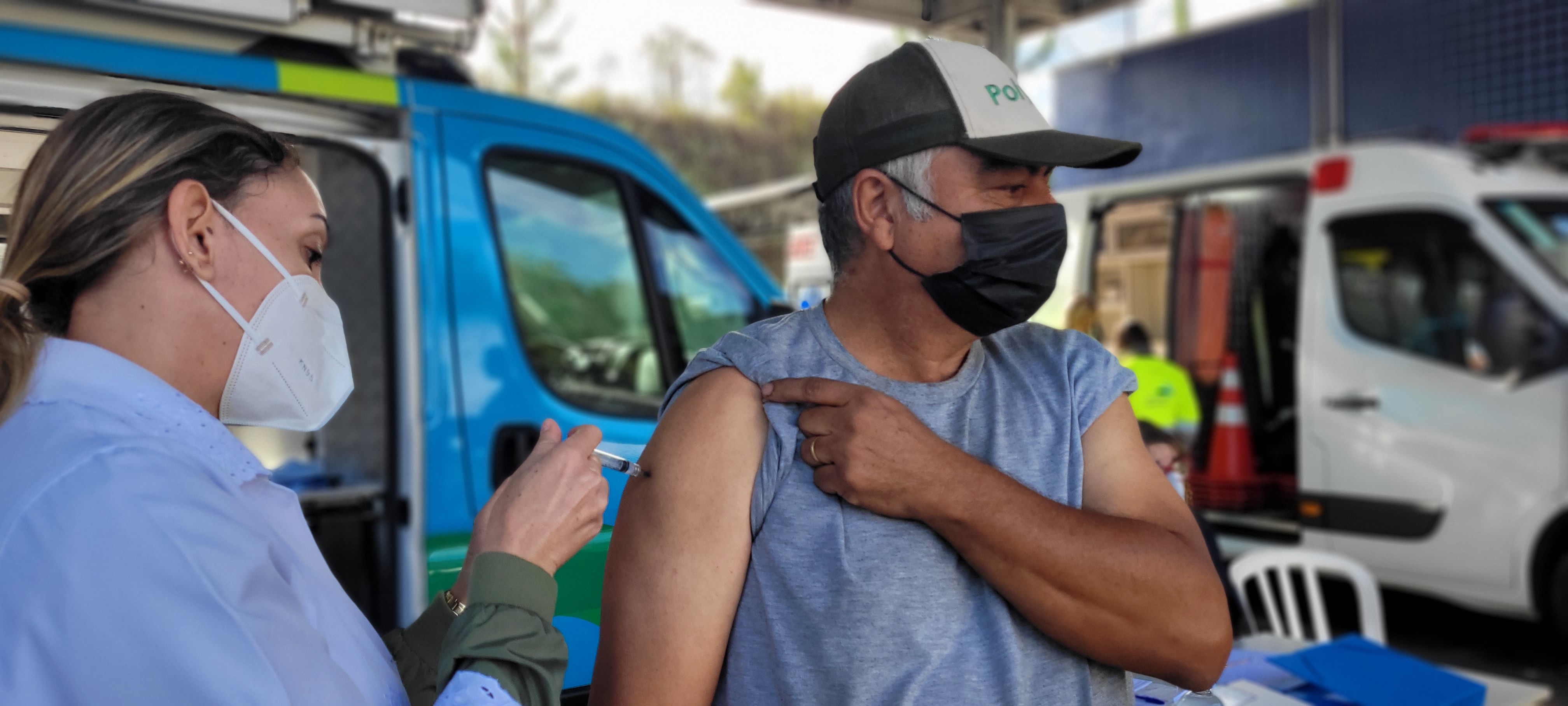 Rota das Bandeiras e Prefeitura de Itatiba vacinam motoristas em Área de Descanso para Caminhoneiros, na quarta (8/5)
